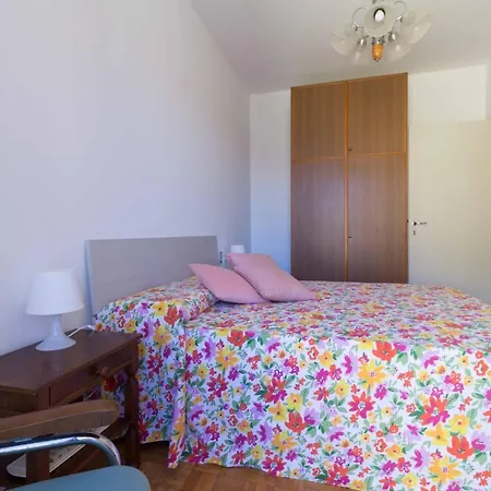 アパート Manzoni Two-Bedroom Apartment - Solo Affitti Brevi レッコ