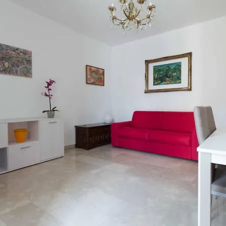 Manzoni Two-Bedroom Apartment - Solo Affitti Brevi レッコ