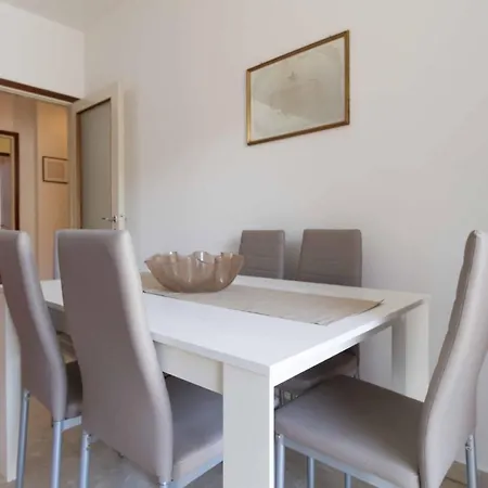 Manzoni Two-Bedroom Apartment - Solo Affitti Brevi *