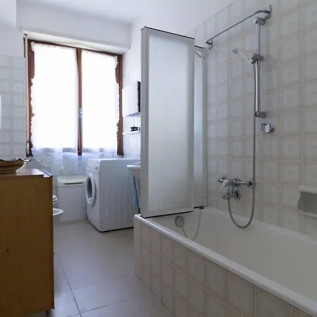 Manzoni Two-Bedroom Apartment - Solo Affitti Brevi アパート レッコ